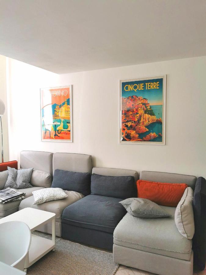 Old Town Apartment With Terrace - Live Love Lake Peschiera del Garda Exterior photo