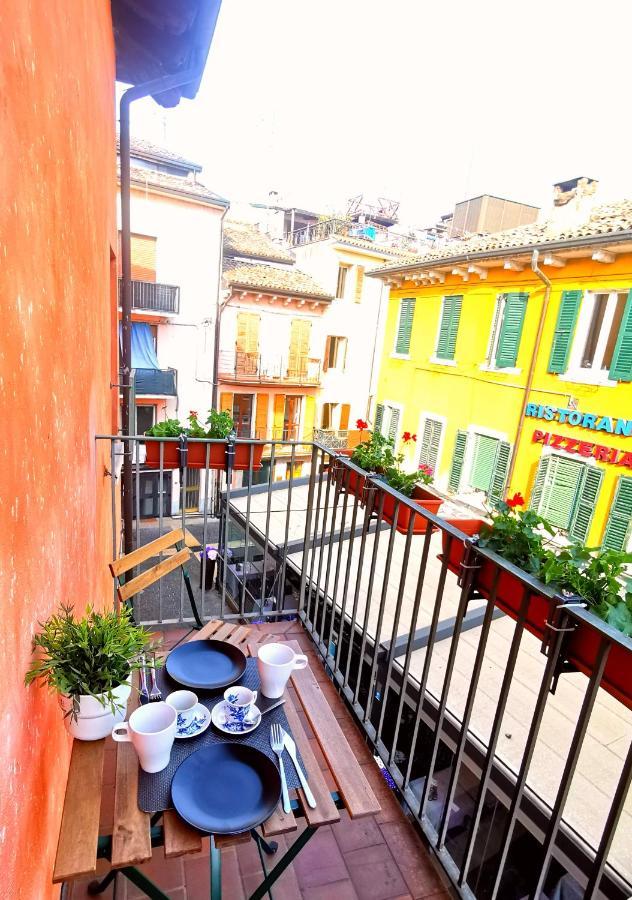 Old Town Apartment With Terrace - Live Love Lake Peschiera del Garda Exterior photo