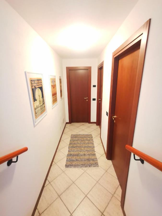 Old Town Apartment With Terrace - Live Love Lake Peschiera del Garda Exterior photo