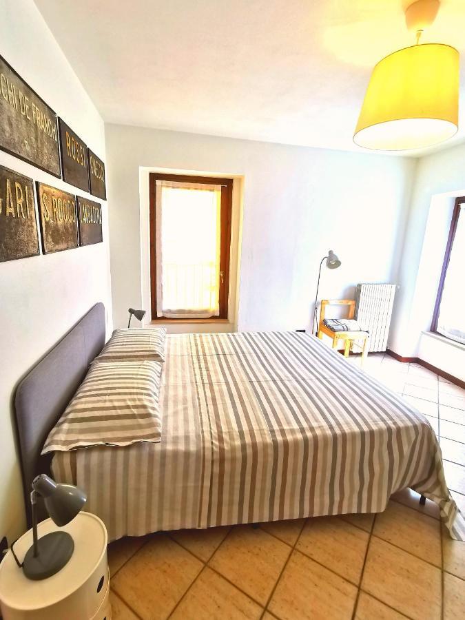 Old Town Apartment With Terrace - Live Love Lake Peschiera del Garda Exterior photo