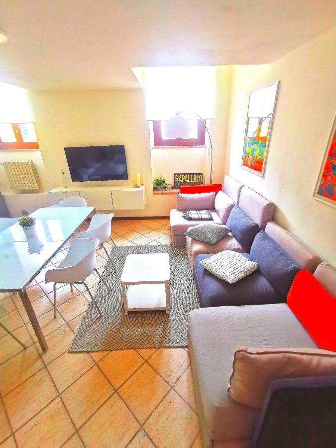 Old Town Apartment With Terrace - Live Love Lake Peschiera del Garda Exterior photo