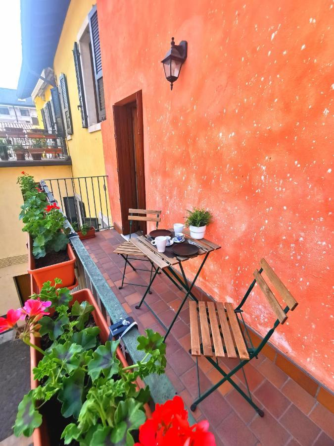 Old Town Apartment With Terrace - Live Love Lake Peschiera del Garda Exterior photo